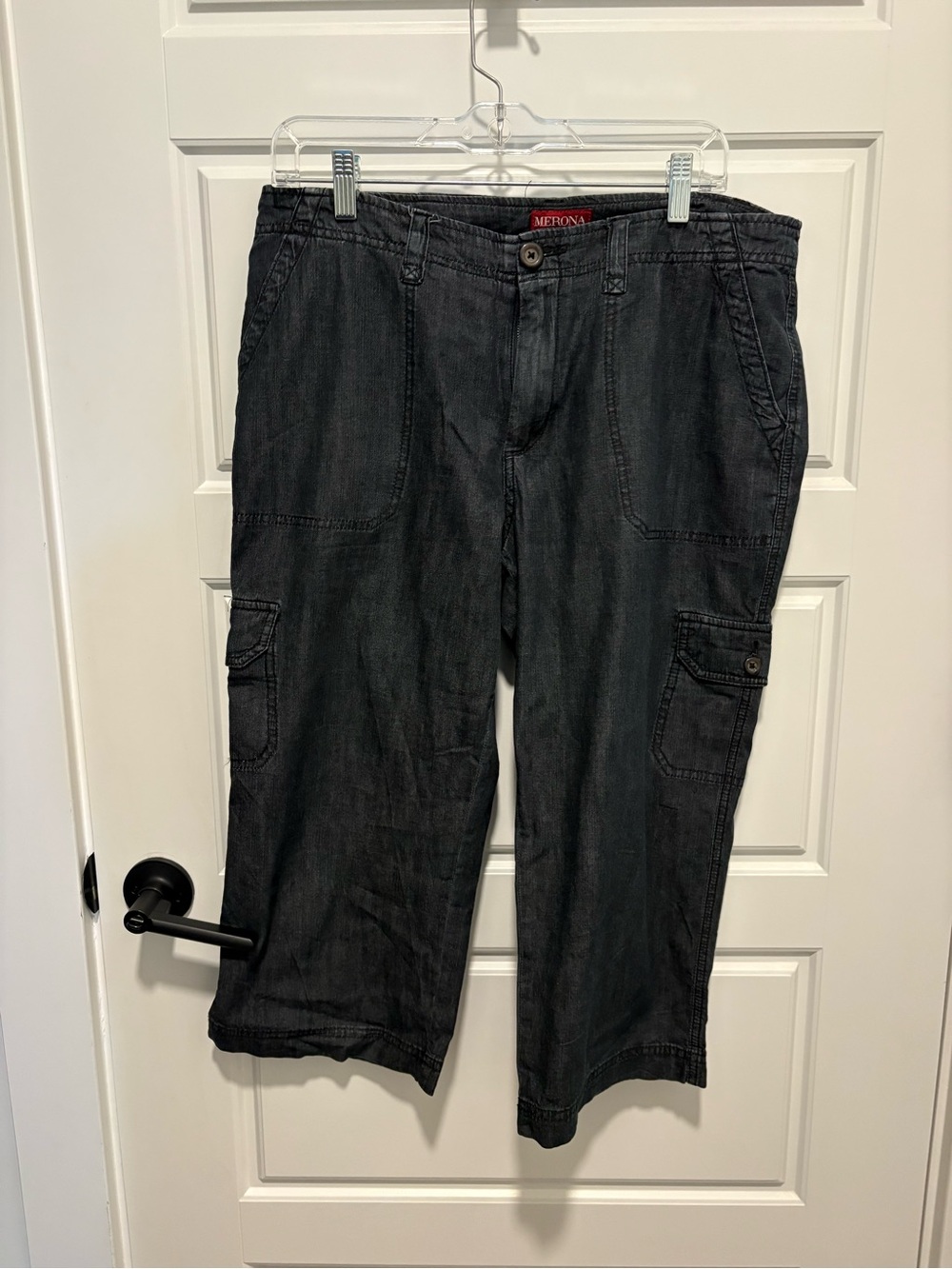 Merona Black Cargo Capris